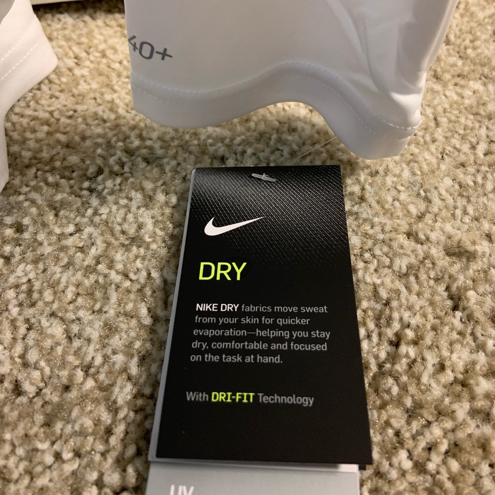 Nike DRIFIT Sweatshirt long sleeve with UV/Sun protection. Brand New with tags